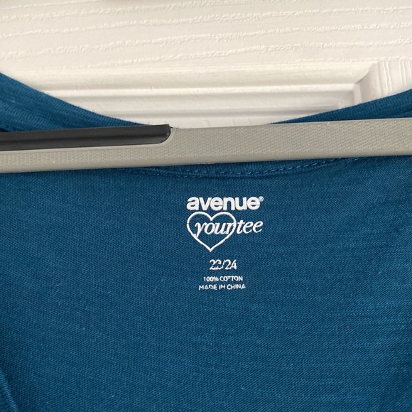 NWT Avenue pocket Tee - size 22/24 - Picture 3 of 5